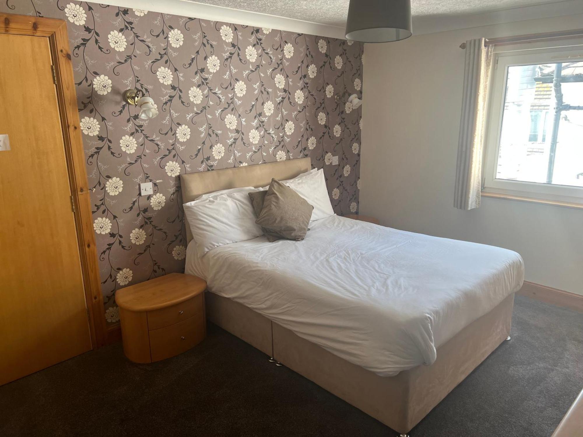 גרטנה Hazeldene Hotel מראה חיצוני תמונה